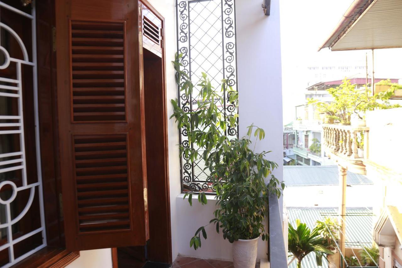 Moon & Sun Hotel Hue Exterior foto