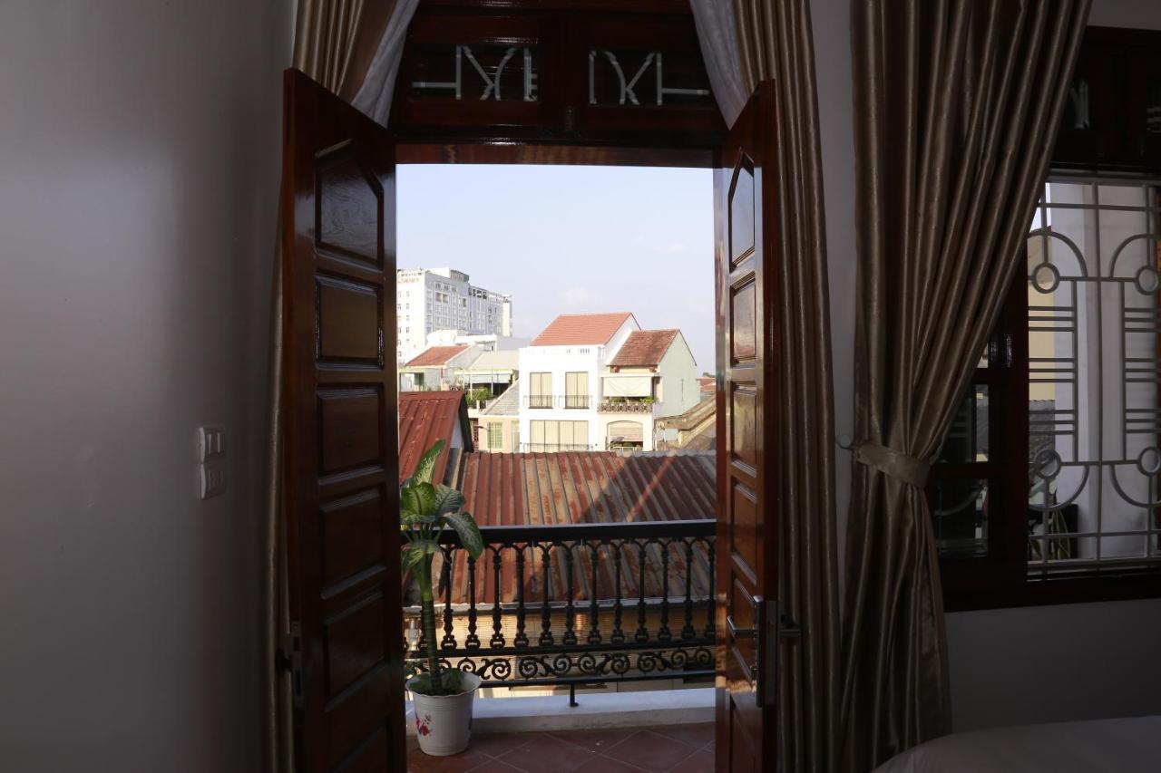 Moon & Sun Hotel Hue Exterior foto